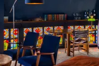 Zorba&Bond Boutique Hotel