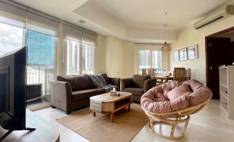 ARRAM 01 | Royal Mediterania next to Central Park