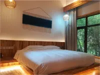 Luhe. Luoxi Valley Homestay;