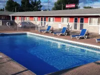 Maple Leaf Inn Hotels in Bruce County