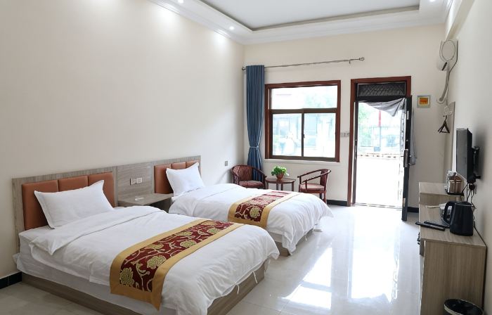 Yanchuan Zilaishun Hotel