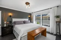 Updated South Hill Craftsman Sleeps 12!