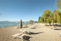 Nice Balcony with Lake View - Quiet Location - Newly Renovated - Parking at the House - Wifi