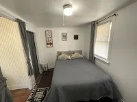 Sleep 6, Lakeview Cottage with private beach, boat dock & spectacular views. - Chalets