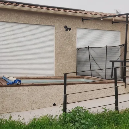 Gîte Thym Dans Campagne Gardoise 5 à 6 Couchages Avec Terrasse+jardinet Clôturé