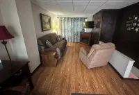 Cozy Urban Bungalow-Near Pit Airport, Stadiums, Parks & Museums! Pet Friendly!