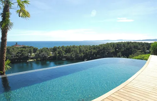 VILLA ALFONSA - APARTMENT "L'ATELIER" sea view, Garden level South-East - 4 ดาว