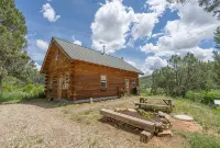 Cozy 2-bedroom cabin in a lovely slice of heaven in Hesperus off Cherry Creek Rd