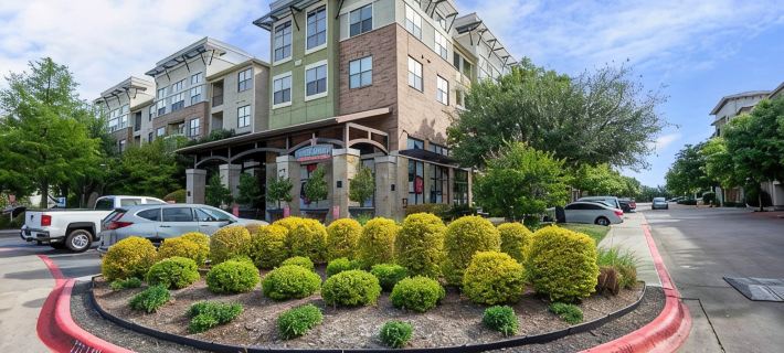 Brightshaven–CoolSprings - Modern 1-Bed with EV Parking in Frisco Hotéis em Frisco