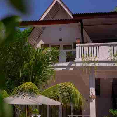 Gilibong Bungalows Hotel Exterior