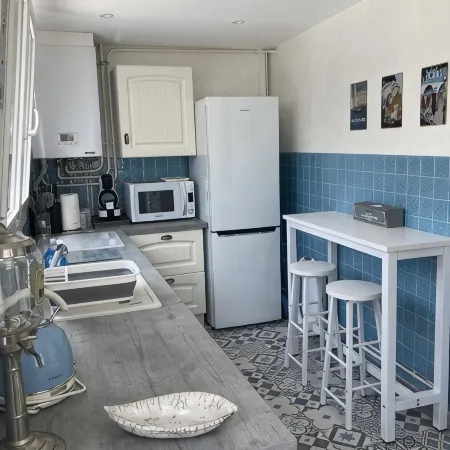 Authentic Charming 2 Bedroom House with Garden near City Center