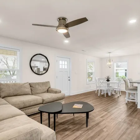 Greer Urban Retreat 3-bedroom house near DT Greer!