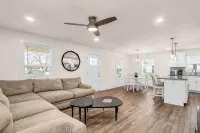 Greer Urban Retreat 3-bedroom house near DT Greer!