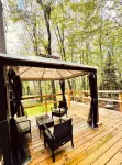 COZY PINE NEST HOUSE WITH FIREPLACE & FIRE PIT IN TOBYHANNA - 3つ星
