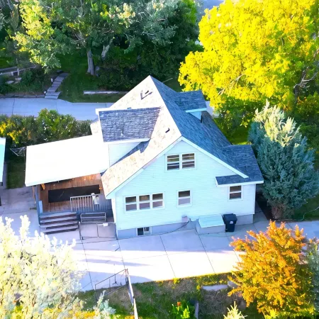 Beautiful 3-bedroom house by Sinks Canyon