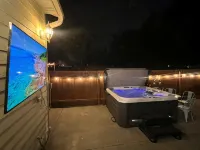 Heated Pool Hot Tub Picklebalmovietheaterpooltable Gamer Golf - جاكوزي