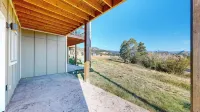 Modern Mountain Retreat/Incredible Mountain Views/Stylish Kitchen/Spotless