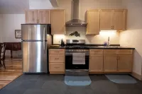 Historic Hawkes Apartment--downtown washburn, close to beaches, restaurants, etc - 2-Sterne
