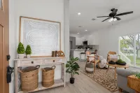 Charming 3-bedroom house in fabulous Brenham with WiFi, AC
