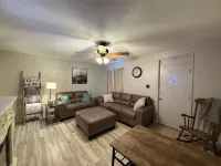 Cozy Corner RetreatNo Cleaning Fee! - Apartment