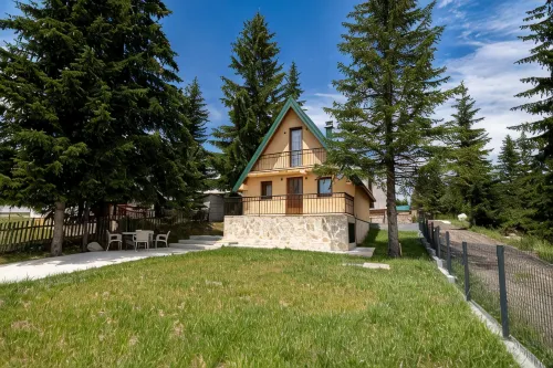 Žabljak- FamilyOasis - 3 estrellas