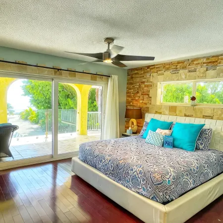 Great Family/Executive Retreat! 14Bd10BTH Home Comfortably Accommodates up to 30