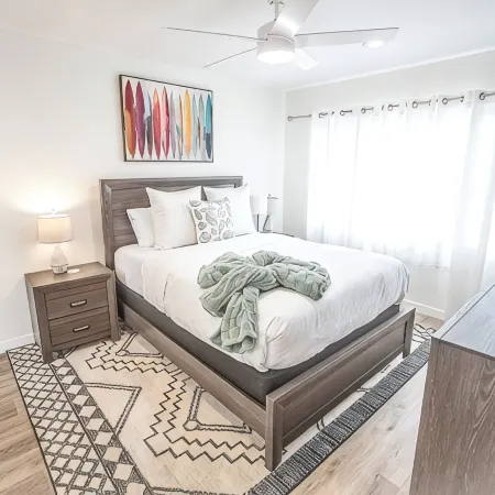 Charming 1-bedroom beach house in downtown Manhattan Beach steps from the sand