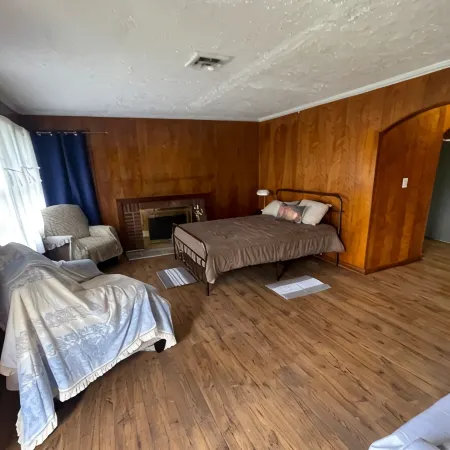 Spacious Renovated Ranch Retreat near Tackett Creek & Cumberland Gap Park, & LMU