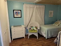 Roomy two bedroom cottage in Grand Marais, Michigan, on the Lake Superior shore. - 3-Star