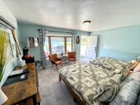 Hillcrest Inn & Motel