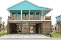 Mermaid Cove steps from beach. Hot Tub! - balcony