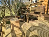 Rowan Tree Lodge with Hot Tub, a beautiful Woodland Retreat in Shropshire Hotels in Ludlow