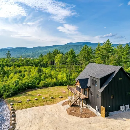 Epic Mountain Views, Hot Tub and Game Room