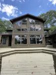 Lakeside Luxury: Experience Tranquility in Our Remodeled Lake House - 4성급