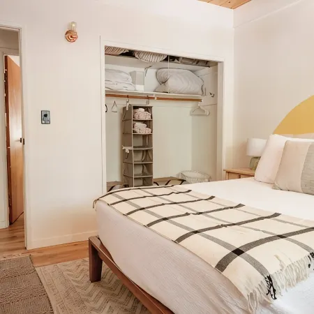 Good Life Cabin- EV-Hot Tub-Lake Access-Pups OK Отели в г. Арнолд