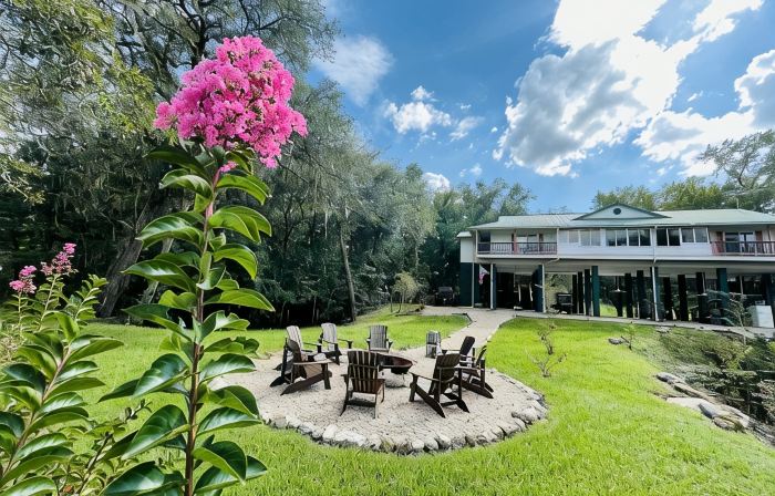 15 ACRE RIVER FRONT CABIN HOUSE ON THE SUWANNEE, WITH SPRING WALKING DISTANCE