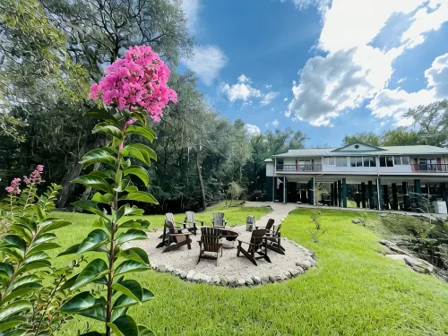 15 ACRE RIVER FRONT CABIN HOUSE ON THE SUWANNEE, WITH SPRING WALKING DISTANCE - Wifi