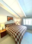 Spacious 3 level townhouse just minutes from the base of Stratton Mountain!