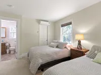 Sebago Breeze Lake House Hotels in Casco