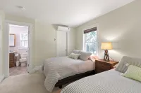 Sebago Breeze Lake House