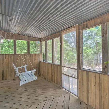 Lakefront Beach House Retreat - Escape to Nature!