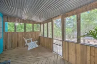Lakefront Beach House Retreat - Escape to Nature!