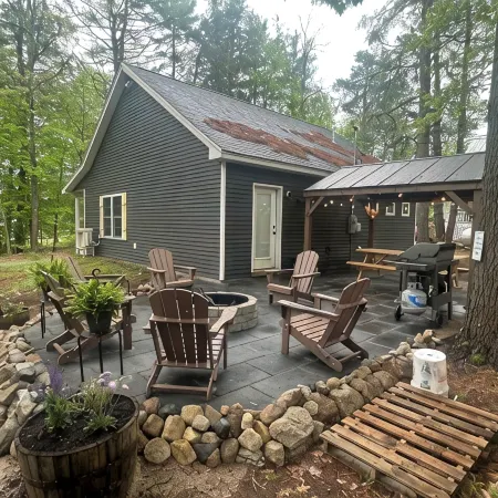 House at Sunshine- Long Lake, 5 Min Walk to Causeway