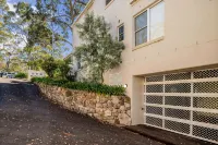 Batemans Bay’s Beach Holiday apartment 200 mts to Denhams and Surf Beach. - Wifi