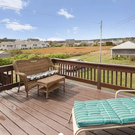 Wells Beach Cottage with beautiful views of the Ocean and the Marsh