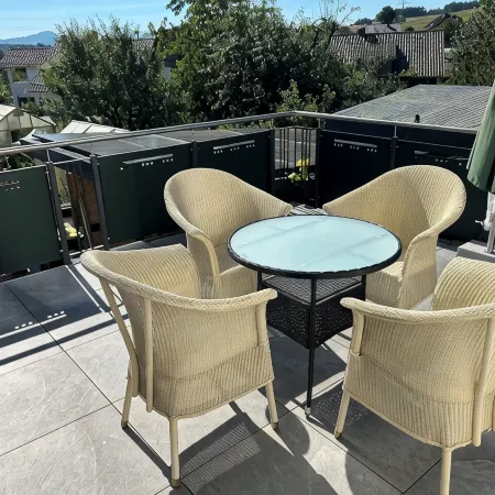 Bright 87 sqm with Rhön view & sun terrace, city bus & A7 connection