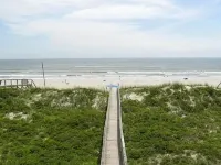 Cozy First Floor 2 Bedroom Condo Close To The Beach!