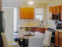 Cozy Cottage at Oak Creek Campground (pool, pet friendly, dog park, near Ark)
