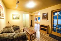 Beautiful, quiet place to stay with lovely beach access and stunning views. - Apartments