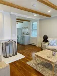 STAY IN THE HEART OF NEWPORT! - Bungalows